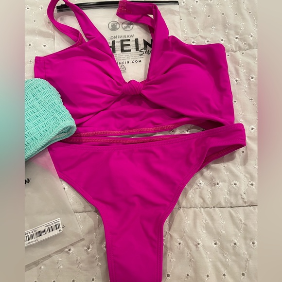 Meet your Posher, Karen - Picture 2 of 2